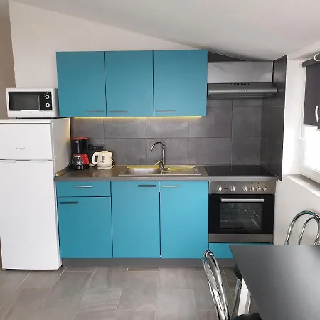 Bratusa Apartament Murter