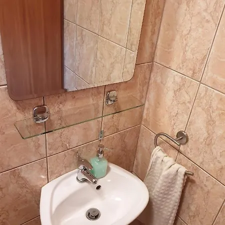 Bratusa Apartment *