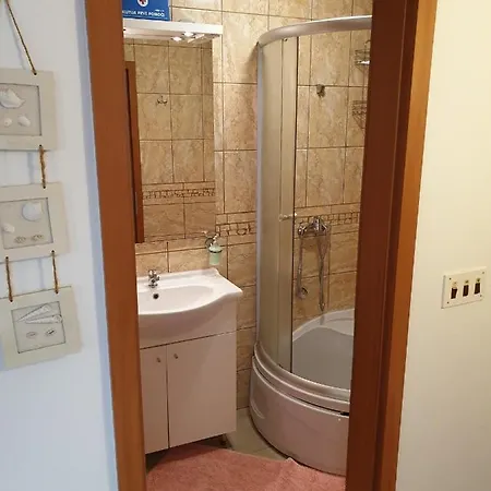 Apartment Bratusa *