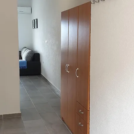 Apartment Bratusa *