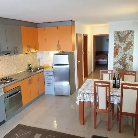 Bratusa Apartment Murter