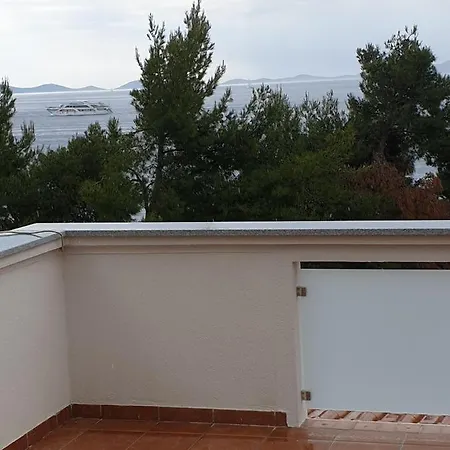 Apartment Bratusa *